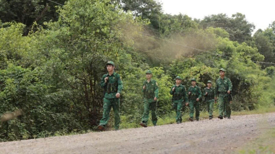 Công tác tuần tra bảo đảm an ninh, an toàn khu vực biên giới được các đơn vị Bộ đội Biên phòng tỉnh Đắk Lắk triển khai đồng bộ, toàn diện. Ảnh: C.L