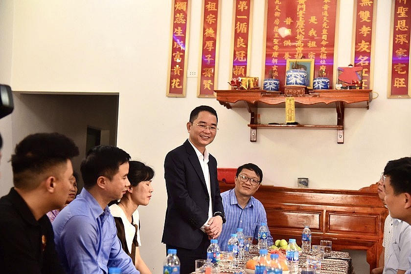 Tiến sĩ Vũ Hoài Nam - Tổng Biên tập Báo PLVN phát biểu tại buổi trao nhà (Ảnh: Thanh Tùng)