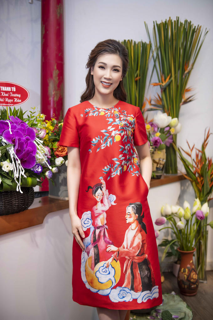 Hoa hậu &Aacute;o d&agrave;i 2018 Ph&iacute; Th&ugrave;y Linh.