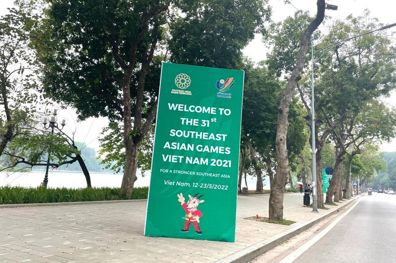 Bộ nhận diện của SEA Games 31 bao gồm biểu tượng các môn, linh vật Sao La, biểu trưng Cánh chim bay lên - Bàn tay chữ V và khẩu hiệu.