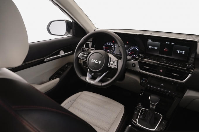 Kia Seltos 2021 được nâng cấp nhiều trang bị mới.