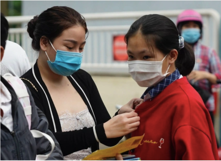 Học sinh TPHCM trước giờ bước vào kỳ thi lớp 10 chuyên năm 2021 (Ảnh: N.P).