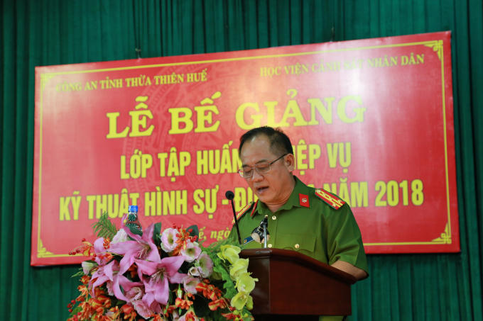 Đại tá Lê Văn Vũ - Phó Giám đốc Công an tỉnh Thừa Thiên Huế phát biểu chỉ đạo.
