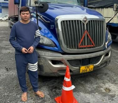 Cơ quan CSĐT Công an thị xã Nghi Sơn (tỉnh Thanh Hoá) đã tiến hành tạm giữ hình sự đối với Nguyễn Văn Thành về hành vi chống người thi hành công vụ…