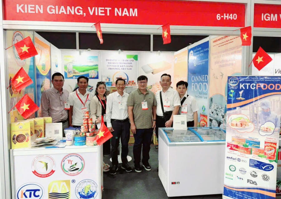 Công ty Cổ phần Thương mại Kiên Giang – Nhà máy thực phẩm đóng hộp KTC tại hội chợ tổ chức tại Thái Lan