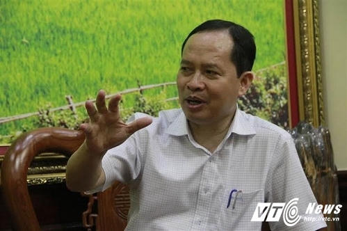 Bí thư Trịnh Văn Chiến: "Lãnh đạo địa phương phải cảm ơn nhà đầu tư, phải lặn lội đến với nhà đầu tư, phải gặp gỡ nói chuyện với nhà đầu tư, phải rải thảm mời họ". Ảnh Đức Thuận.