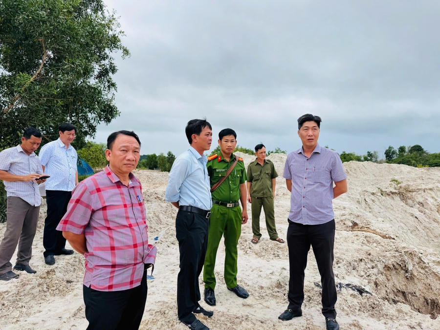 Ông Nguyễn Lê Quốc Toàn - Phó Chủ tịch UBND đặc khu Phú Quốc cho biết địa phương quyết liệt xử lý nếu phát hiện tổ chức, cá nhân vi phạm bao chiếm, lấn chiếm đất rừng, đất Nhà nước quản lý