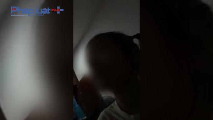 Cháu bé hồn nhiên kể lại chuyện mình bị xâm hại.