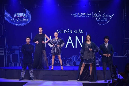 Bộ sưu tập của 5 thí sinh xuất sắc nhất trong cuộc thi được trình diễn bởi 5 nhân vật nổi tiếng.