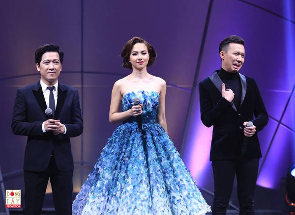 Trường Giang, Ngọc Diệp và khách mời Trấn Thành đảm nhận vai trò MC của đêm chung kết. Ảnh: Internet