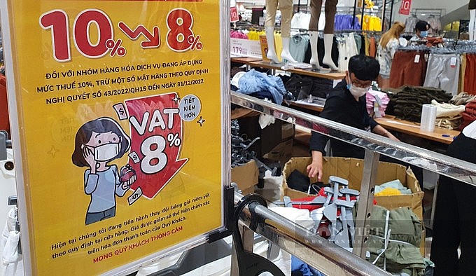 Thủ tướng yêu cầu nghiên cứu mở rộng đối tượng giảm thuế VAT.