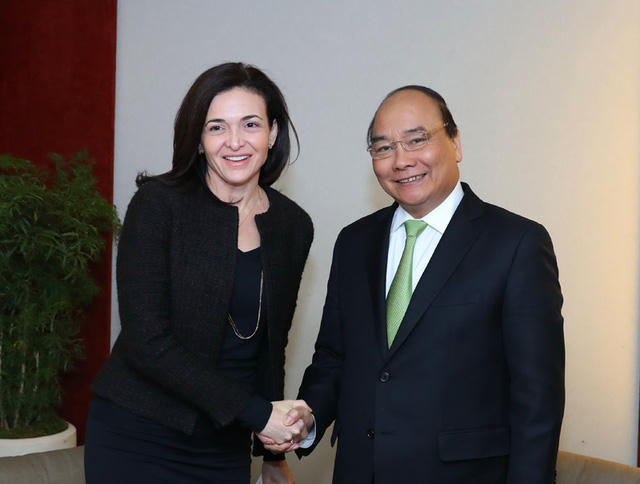 Thủ tướng tiếp Giám đốc điều hành của Facebook tại Davos.