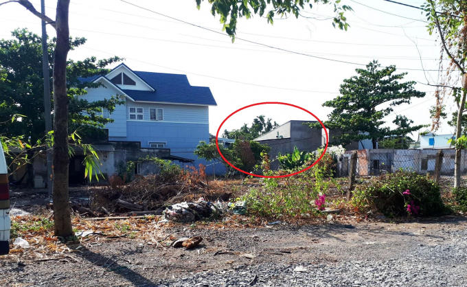 Căn nh&agrave; cấp 4 n&agrave;y ngay ph&iacute;a sau căn biệt thự số 575/1 đường Kha Vạn C&acirc;n, phường Hiệp B&igrave;nh Ch&aacute;nh.