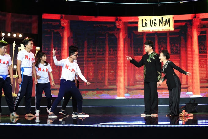 Việt Hương rơi nước mắt khi nhớ về quá khứ hát vũ trường