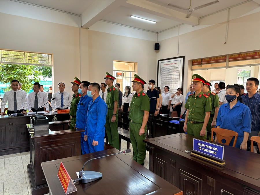 Toàn cảnh phiên tòa