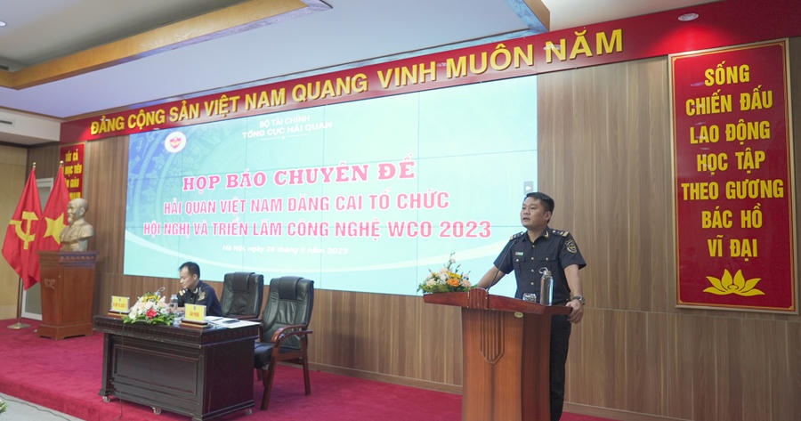 Đại diện Tổng cục Hải quan chia sẻ thông tin tại cuộc họp báo trước Hội nghị và Triển lãm Công nghệ năm 2023 của WCO.