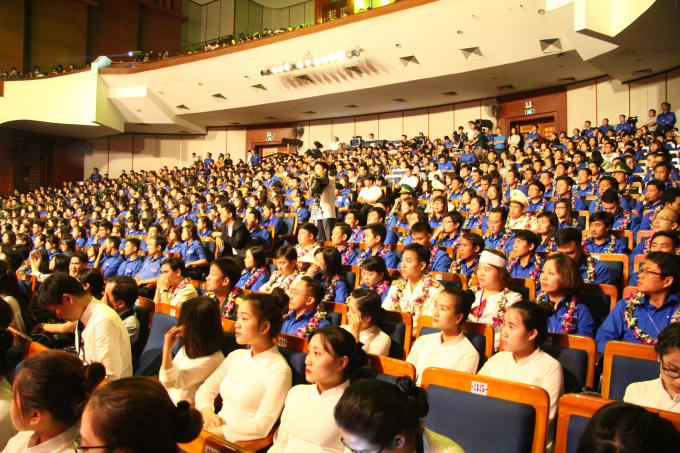 Buổi lễ thu hút được đông đảo đoàn viên thanh niên, những thế hệ trẻ của tương lai đất nước tham dự. (Ảnh Cao Long)