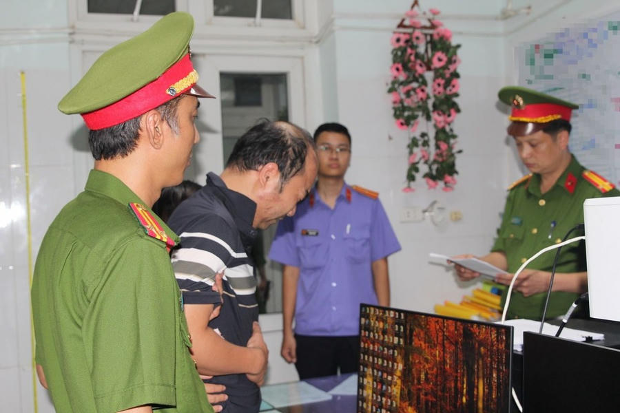 Ra lệnh giữ người trong trường hợp khẩn cấp, tạm giữ hình sự đối với tài xế Trần Hữu Ba - Ảnh Công an Nghệ An.