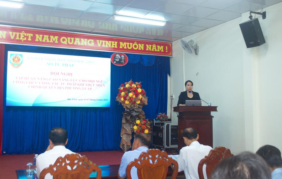 Báo cáo viên Sở Tư pháp Bạc Liêu triển khai, hướng dẫn nghiệp vụ xử lý vi phạm hành chính; hướng dẫn nghiệp vụ xây dựng văn bản quy phạm pháp luật,…