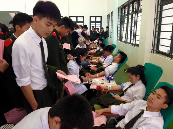 600 cán bộ, học viên tham gia hiến máu tình nguyện.