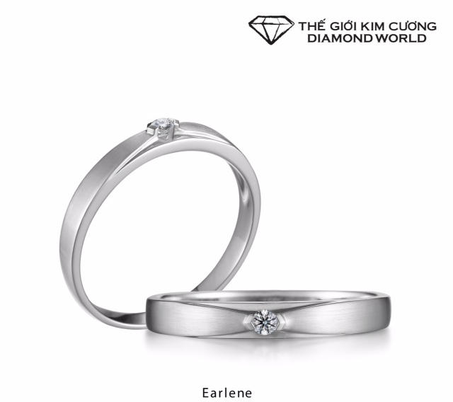 02 Giải nhất trị giá 50 triệu đồng bao gồm một kỳ nghỉ trăng mật và cặp nhẫn cưới kim cương Earlene từ nhà tài trợ Thế Giới Kim Cương.