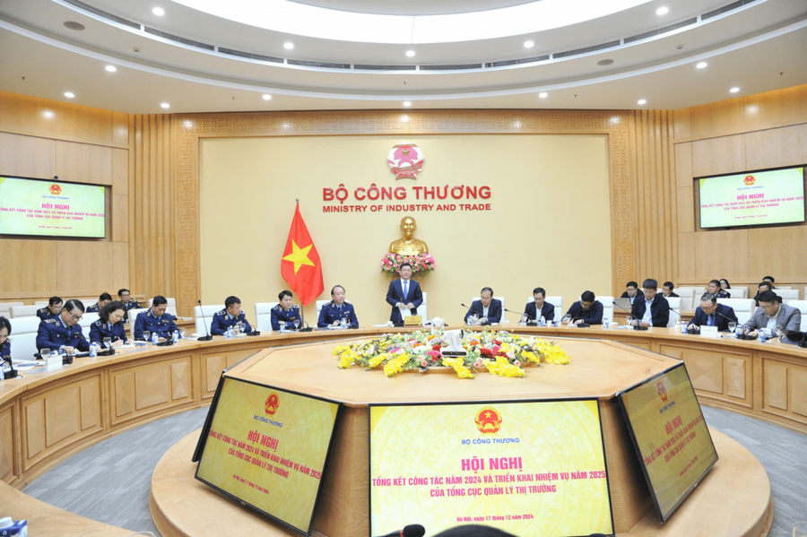 Quang cảnh một phiên họp của Bộ Công Thương vào tháng 12/2024.