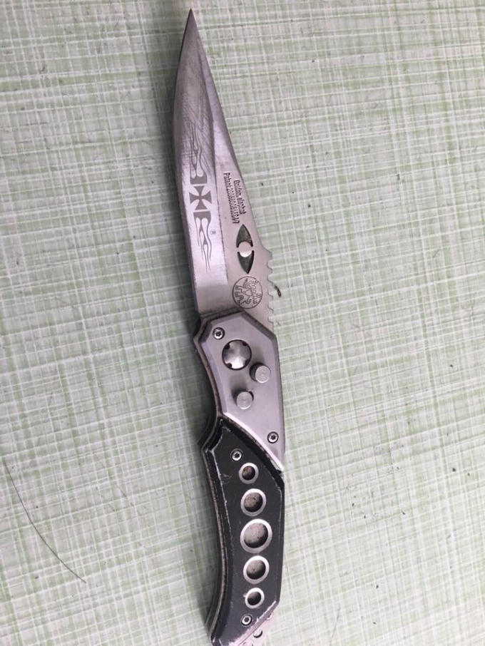 Con dao đối tượng mang đi gây án.
