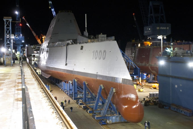 Zumwalt được chế tạo trong nhà máy đóng tàu Bath Iron Works ở thành phố Maine. Ảnh US Navy