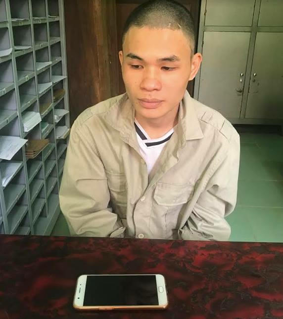 Đối tượng bị bắt giữ tại cơ quan công an.