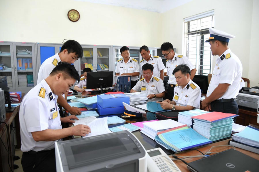 Đoàn công tác kiểm tra tại các đơn vị