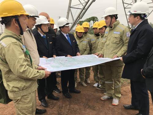 Đường dây 220 kV rẽ nhánh TBA 220 kV Tây Hà Nội. Ảnh: Mai Phương/TTXVN