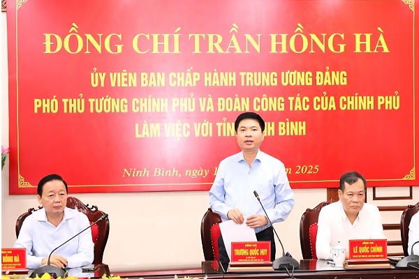 Ông Trương Quốc Huy, Bí thư Tỉnh ủy Ninh Bình phát biểu tại buổi làm việc.