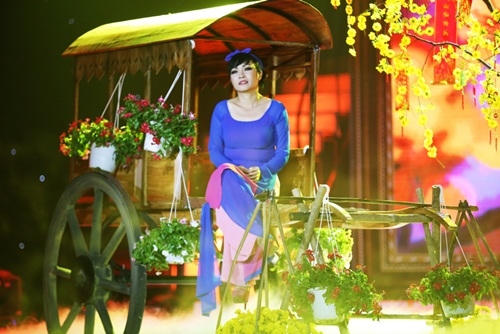 Đàm Vĩnh Hưng nhớ kỉ niệm lần đầu tiên đón Tết không có bố mẹ