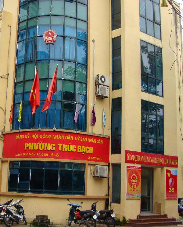 Sự việc phức tạp do cơ quan chức năng tắc trách không thu hồi sổ đỏ hết giá trị pháp luật.