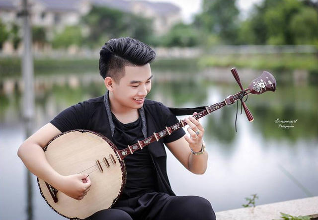Clip 9x d&ugrave;ng đ&agrave;n nguyệt biểu diễn Despacito - bản nhạc