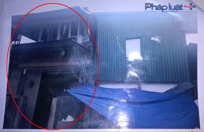 Ảnh 1: Ảnh gốc căn nhà của bà Hoa trước khi cải tạo (khoanh tròn đỏ).