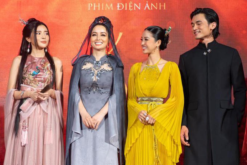 Nhà sản xuất Mai Thu Huyền và dàn diễn viên chính của