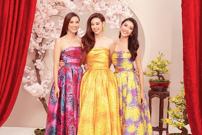 Hoàng Thuỳ, Mâu Thuỷ cùng diện mốt hững hờ cúc áo khoe vòng một nóng bỏng - ảnh 14