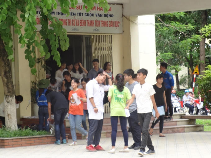 10h30 phút, các em kết thúc bài thi của mình.