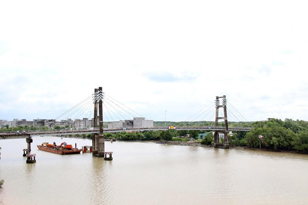 Cầu Vàm Sát 2 sẽ thay thế cầu Vàm Sát 1 hiện hữu, vốn đã xuống cấp và không đáp ứng yêu cầu phát triển của địa phương. (Ảnh: Tiến Lực/TTXVN)