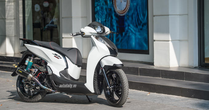Ảnh chi tiết Honda SH300i được độ khủng tại H&agrave; Nội