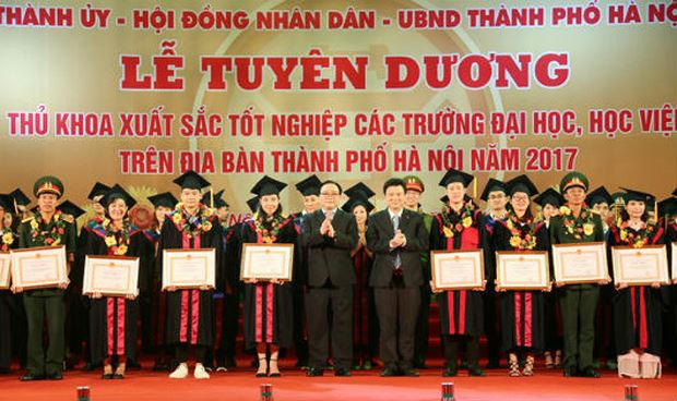 Hình ảnh tại lễ tuyên dương năm 2017.