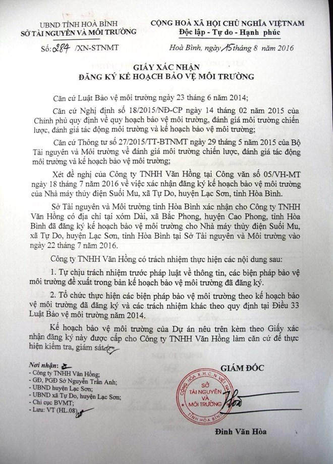 Giấy xác nhận đăng ký kế hoạch bảo vệ môi trường của chủ đầu tư Dự án Thủy điện Suối Mu, do ông Đinh Văn Hòa - Giám đốc Sở Tài nguyên và Môi trường tỉnh Hòa Bình ký ngày 15/8/2016. (Ảnh: Hùng Võ/Vietnam+)
