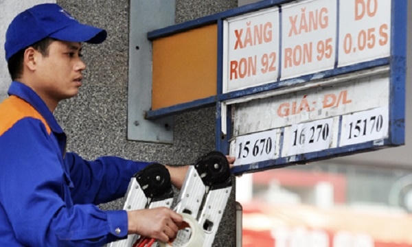 Ngày mai giá xăng có thể giảm 200 đồng/lít?