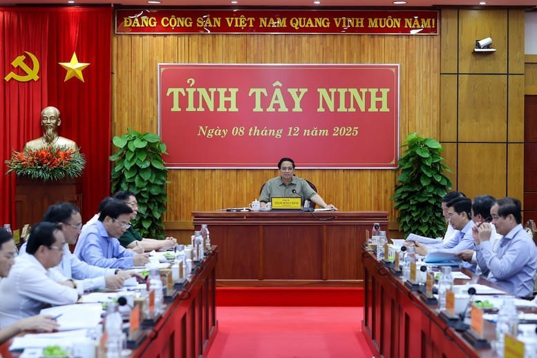 Toàn cảnh buổi làm việc.