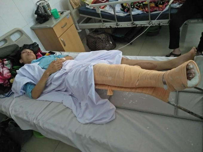 Một trong số các nạn nhân đang được điều trị tại bệnh viện.