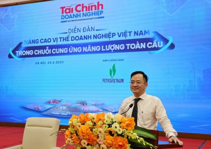 TS Hà Khắc Minh, Tổng biên tập Tạp chí Tài chính doanh nghiệp phát biểu khai mạc Diễn đàn.