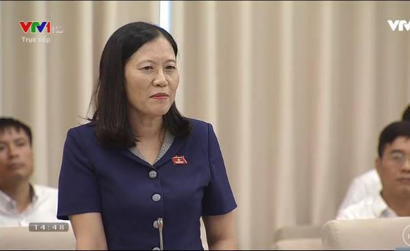 Đại biểu Lê Thị Nga (Chủ nhiệm UB Tư pháp) "thúc" Bộ trưởng Công an về quy trình thủ tục đặc biệt điều tra án xâm hại trẻ em.