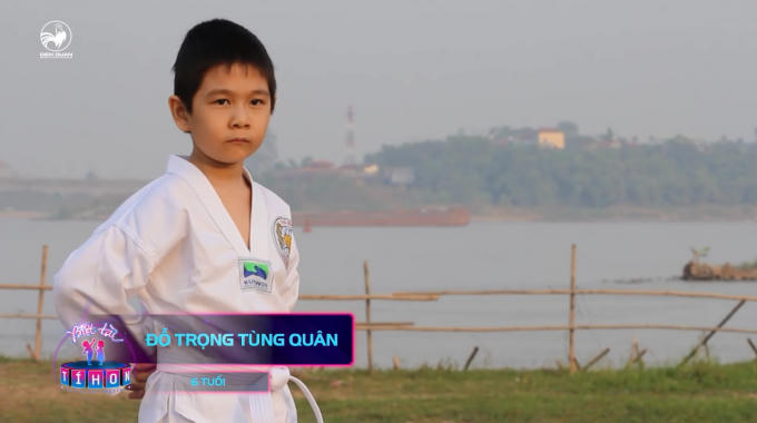 Ngoài khả năng tính nhẩm phi thường, Tùng Quân còn có sở thích võ thuật, tiếng anh và chơi cờ...