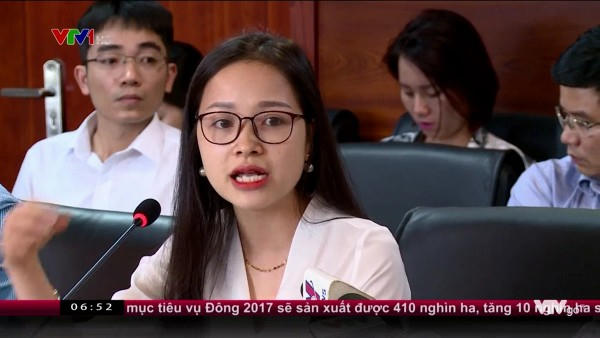 Hình ảnh xinh đẹp của Phó Tổng BOT trong bài phát biểu sáng nay trên VTV1.